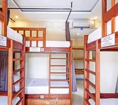 Castaway Hostel Canggu Exterior foto